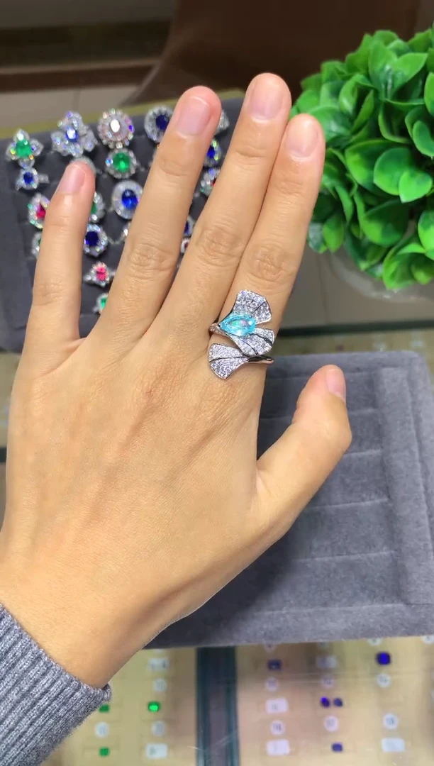 18K金镶嵌戒指帕拉依巴碧玺1.01CT