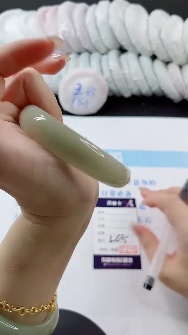 未镶嵌手镯石英质玉多样性发货L65