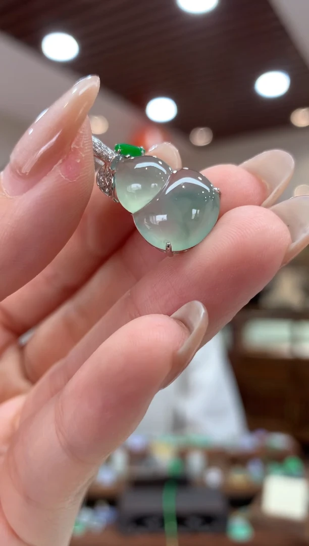 翡翠18K金镶嵌吊坠(不含链)葫芦