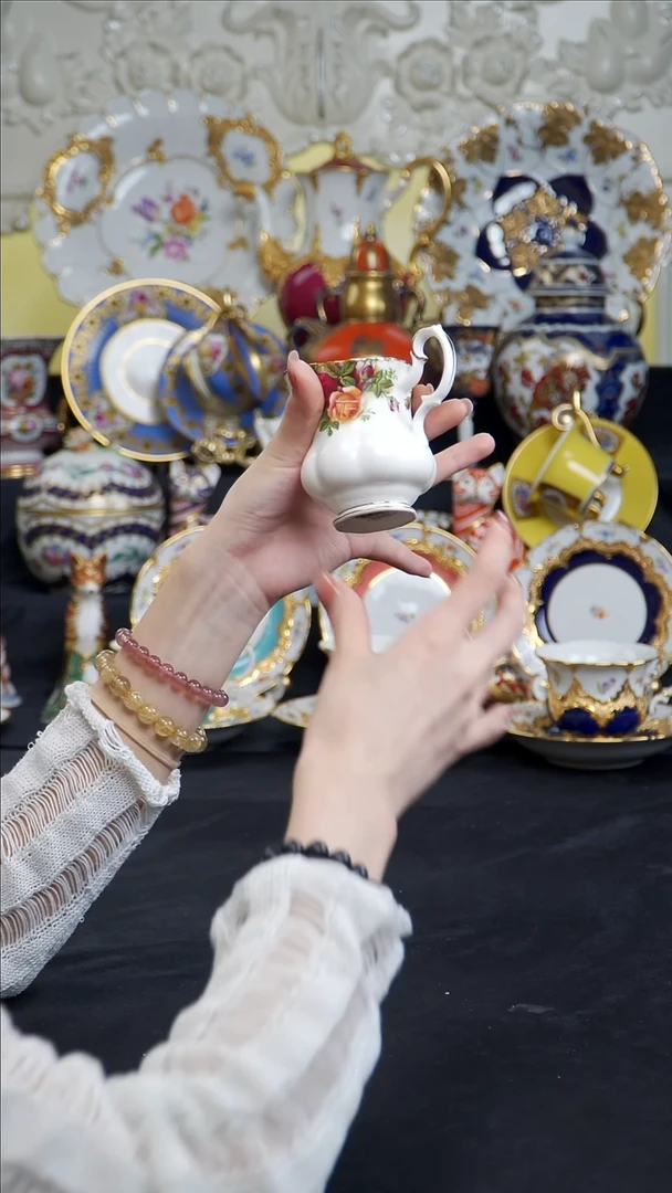 骨瓷婷婷中古器物如图所示22