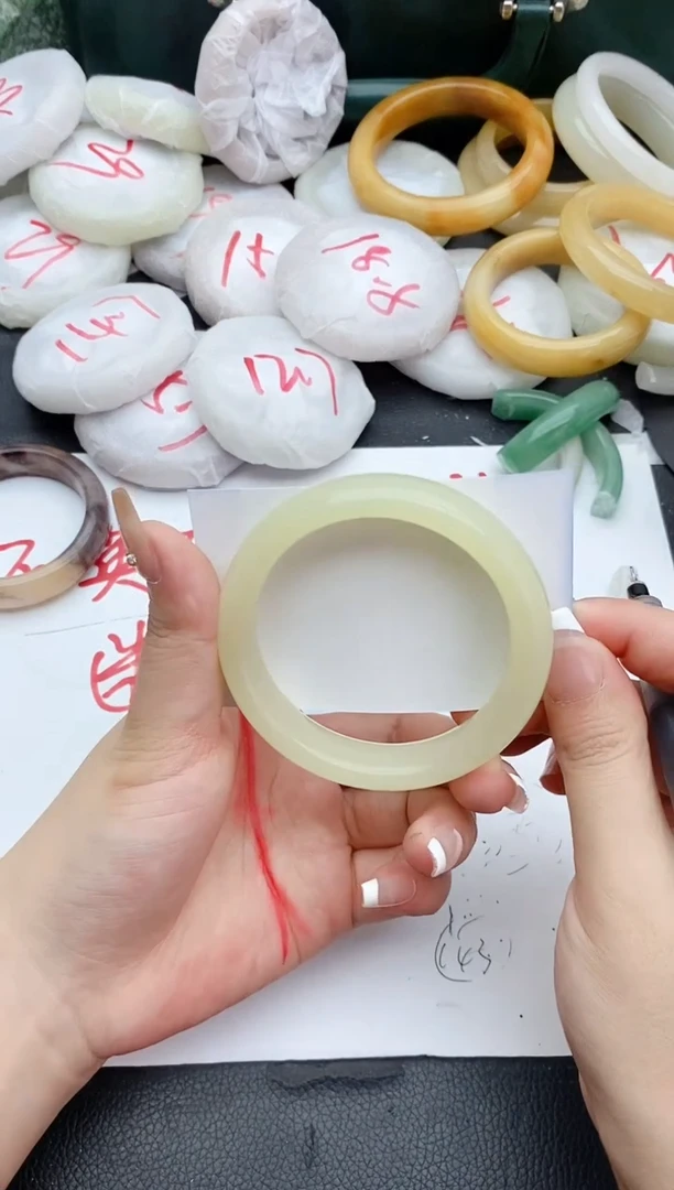 石英质玉手镯未镶嵌139+56/57