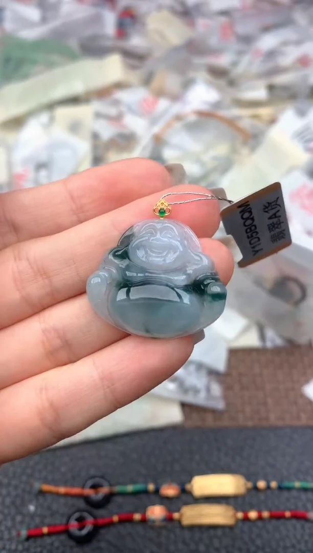 18K金镶嵌挂件翡翠一