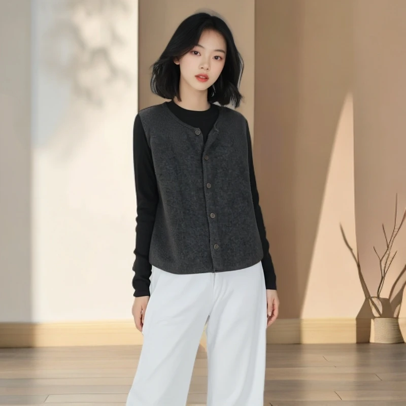 2025春季新款洋气圆领针织马甲女时尚单排扣小衫显瘦遮肉大码上衣