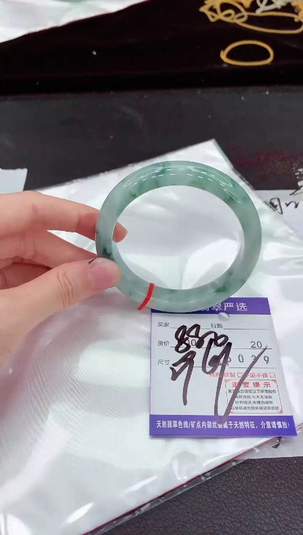 翡翠手镯未镶嵌1111111111111