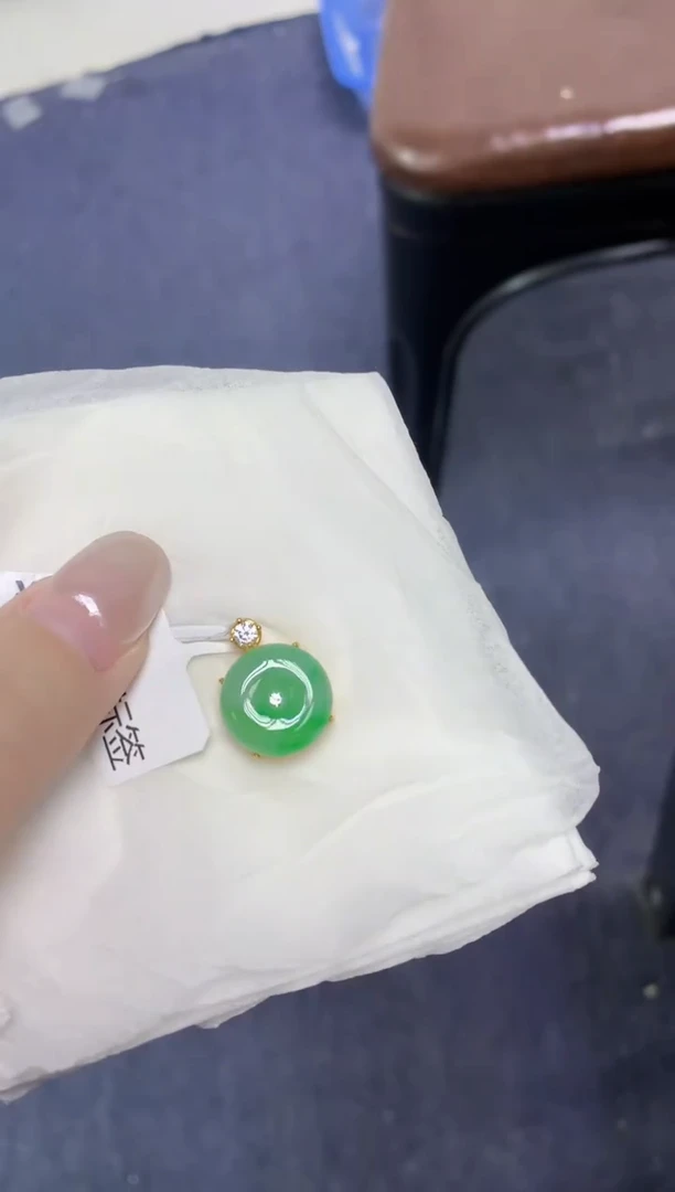 颈饰未镶嵌翡翠天然缅甸翡翠A货多样性发一件