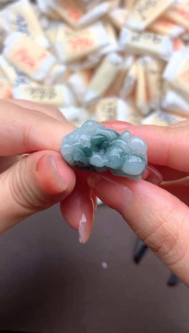 翡翠挂件未镶嵌一