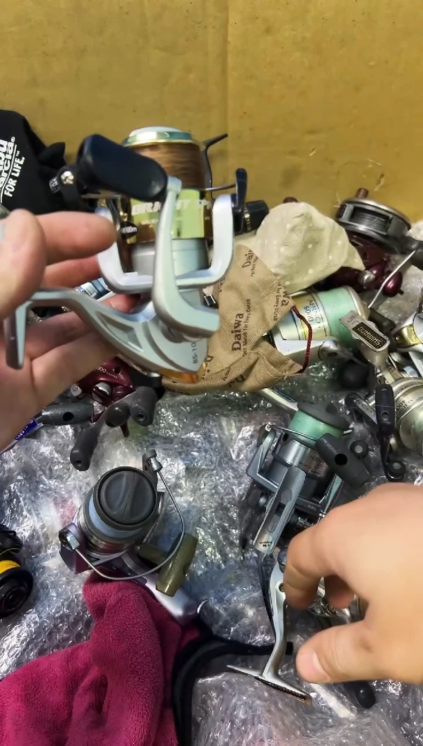 老*微瑕钓鱼轮，直播间讲解为准，看清楚再拍，如有拆卸不退换