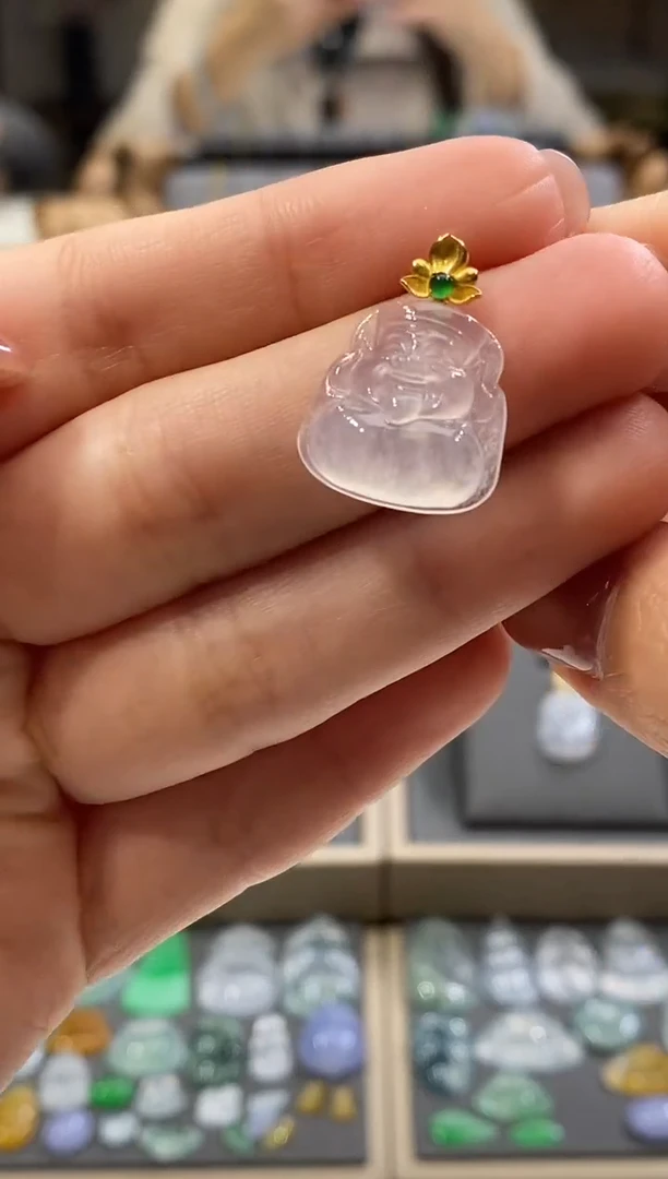 颈饰18K金镶嵌翡翠财财