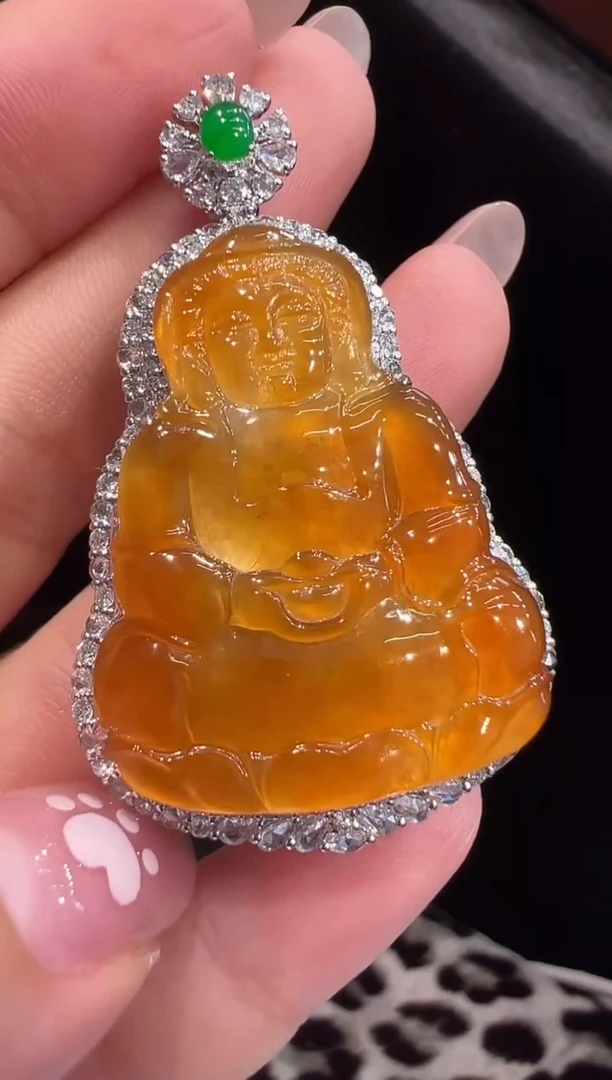 颈饰18K金镶嵌翡翠吊坠