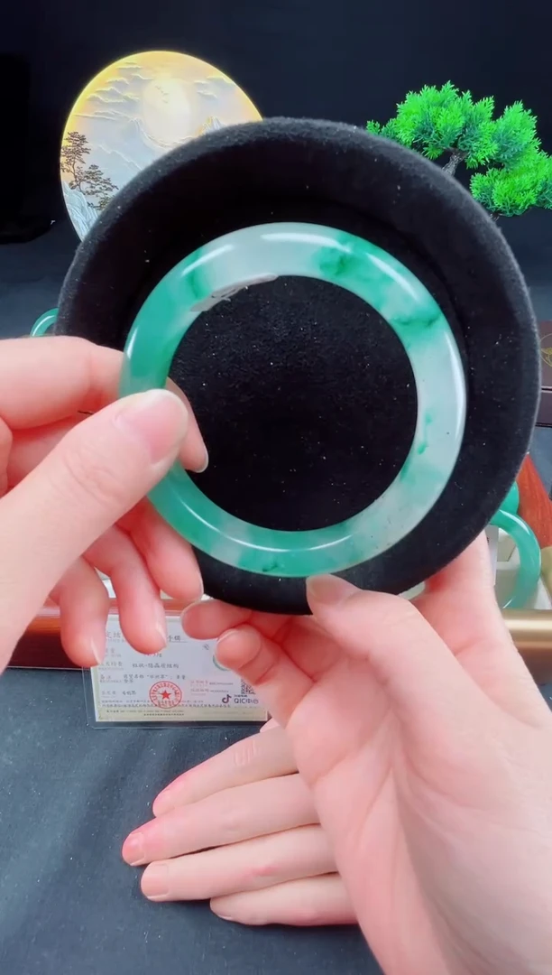 未镶嵌手镯石英质玉（非洲翠）真品上等纯天然非洲翠玉手镯石英质玉