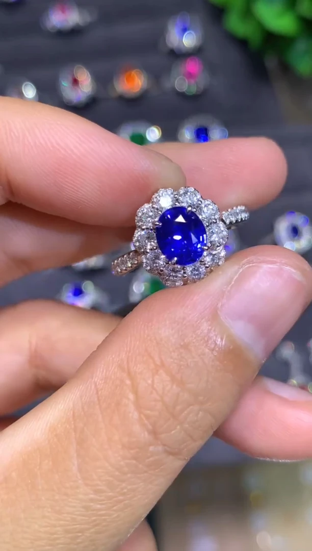 戒指蓝宝石18K金镶嵌1.22CT