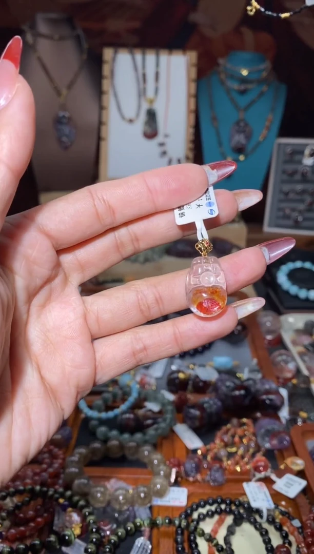 【闪购商品】水晶吊坠18K金镶嵌锦鲤胶花貔貅