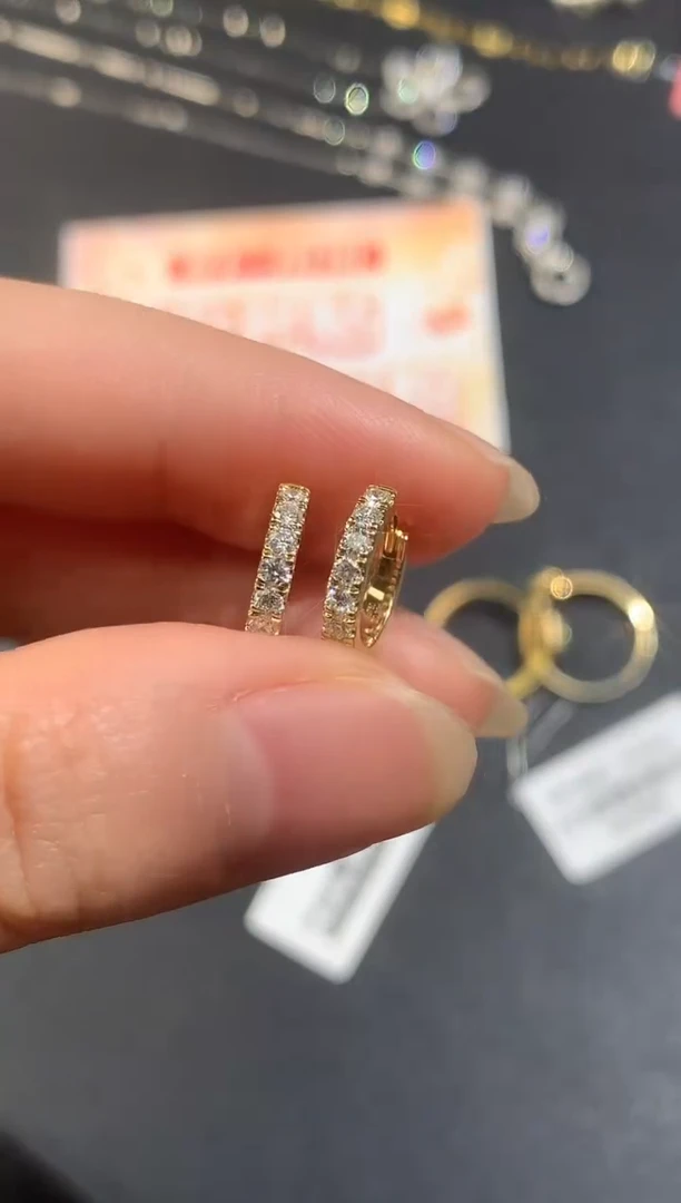 18K金镶嵌耳饰钻石A215|3080