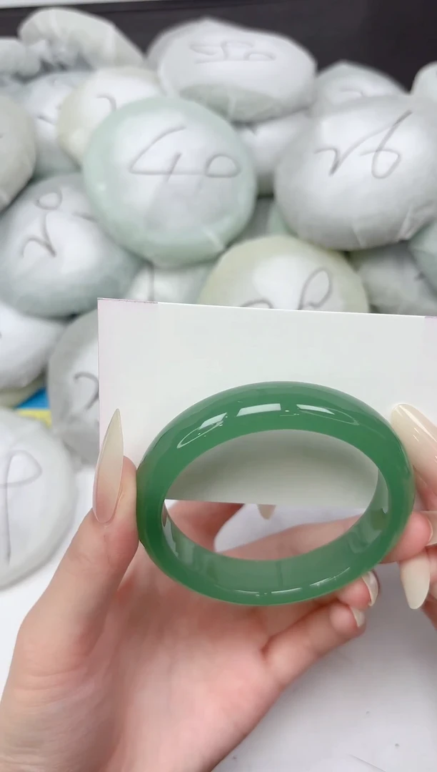 未镶嵌手镯石英质玉66-55.6