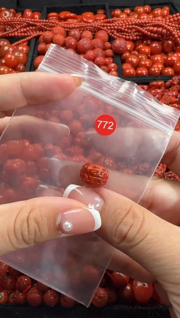 颈饰未镶嵌南红玛瑙2