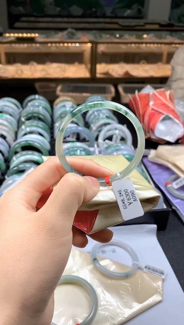 未镶嵌手镯翡翠A090