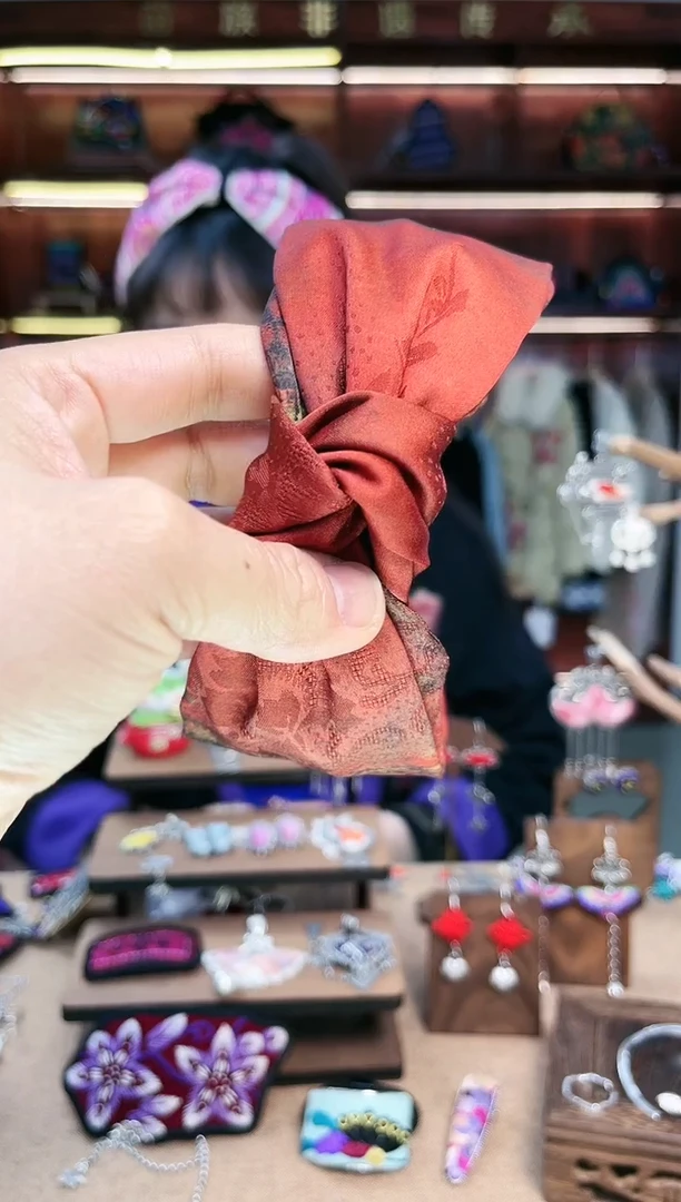 【闪购商品】织绣A15黔东南苗族刺绣