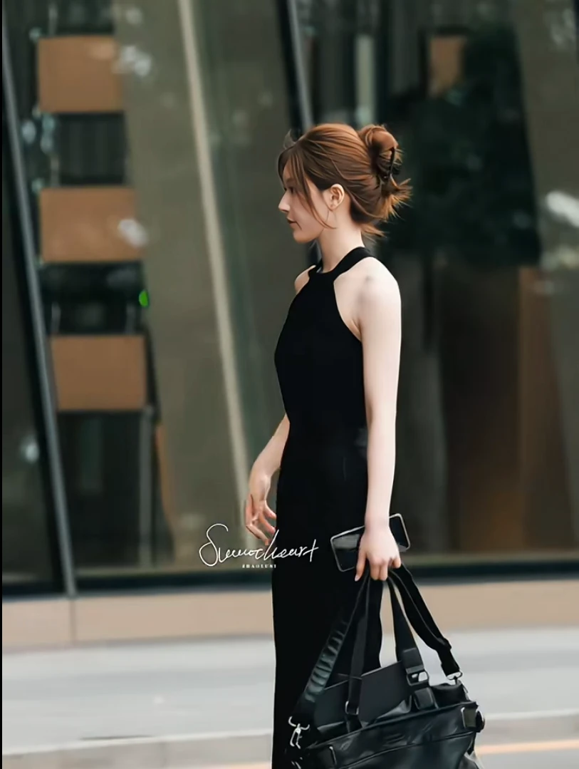 【露丝同款】2025秋季新款黑色无袖挂脖吊带上衣配休闲裤两件套装女