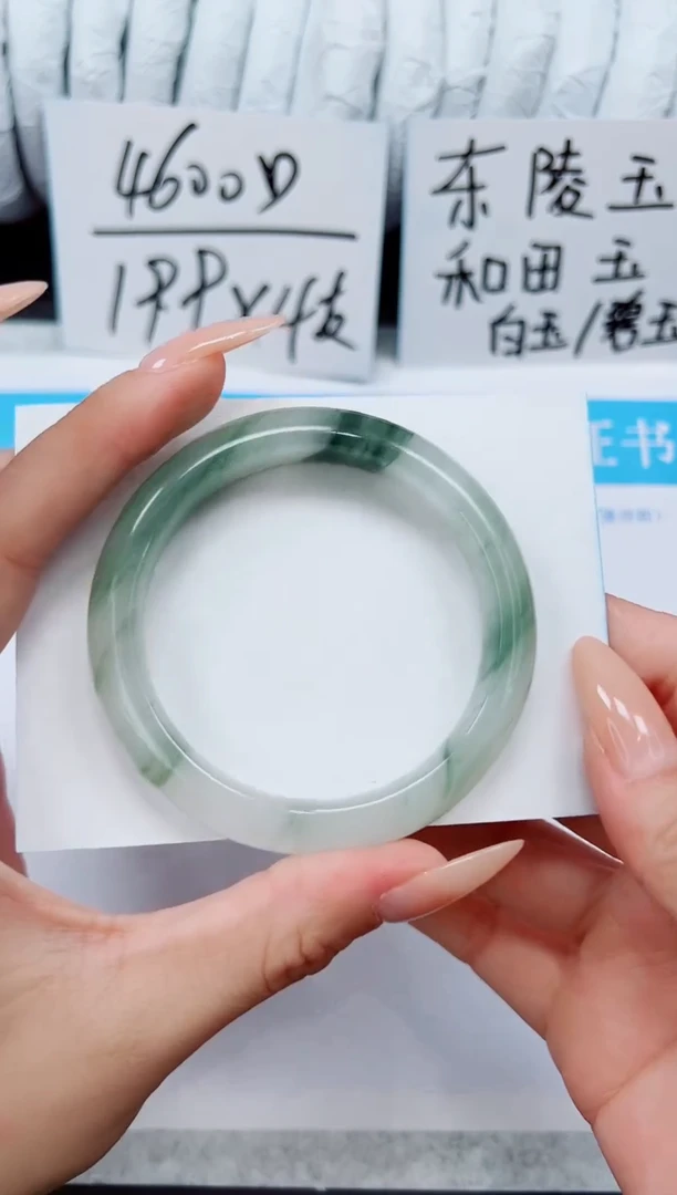 未镶嵌手镯石英质玉A144-52/53