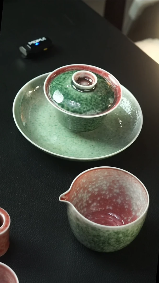 杯牧*犬庐陵昱西姓名款瓜皮绿马蹄盖碗