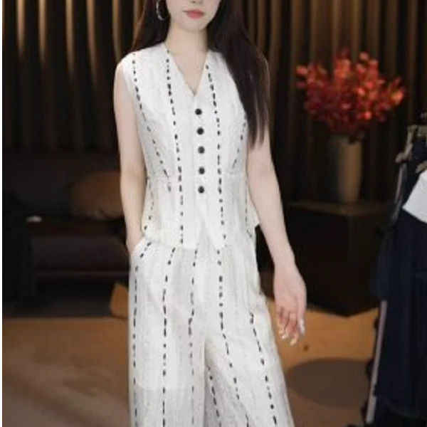 2025夏季女生设计师款套装 BLCMB0025429