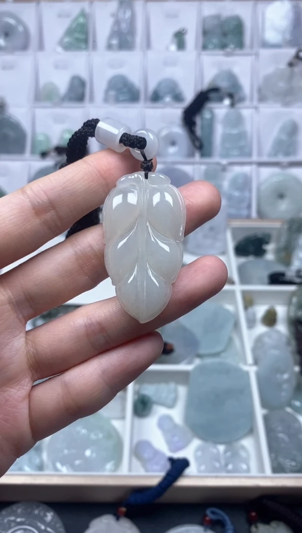 【闪购商品】翡翠颈饰未镶嵌金枝玉叶