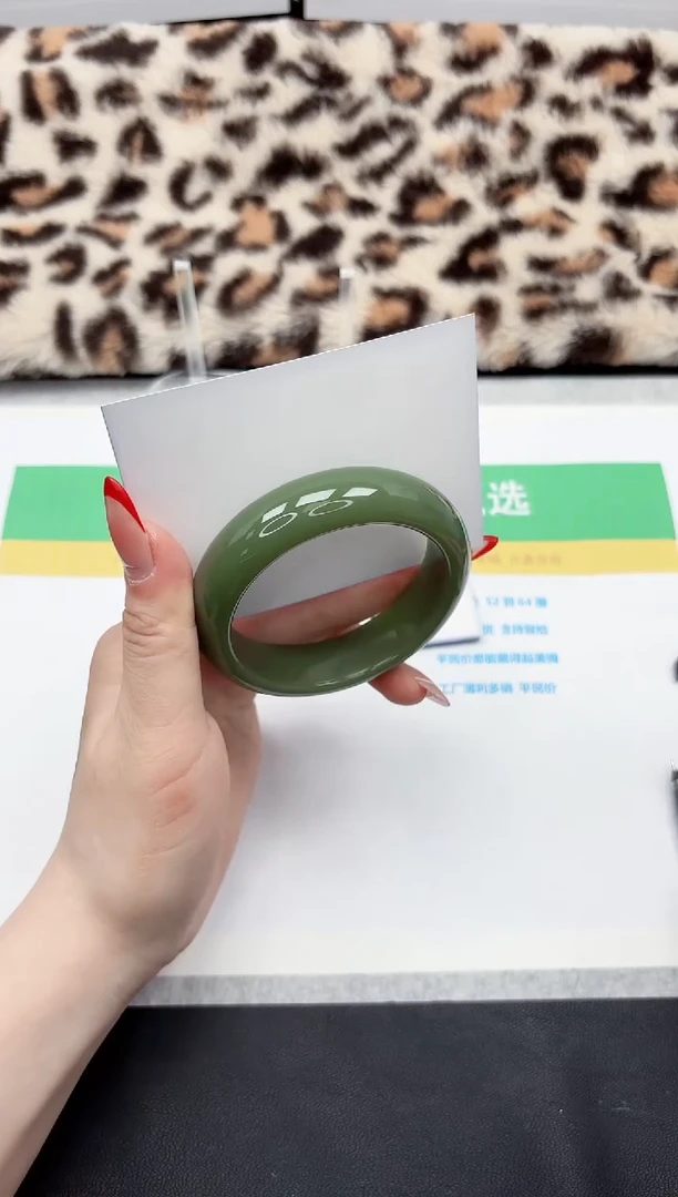 【闪购商品】石英质玉手镯未镶嵌110-56