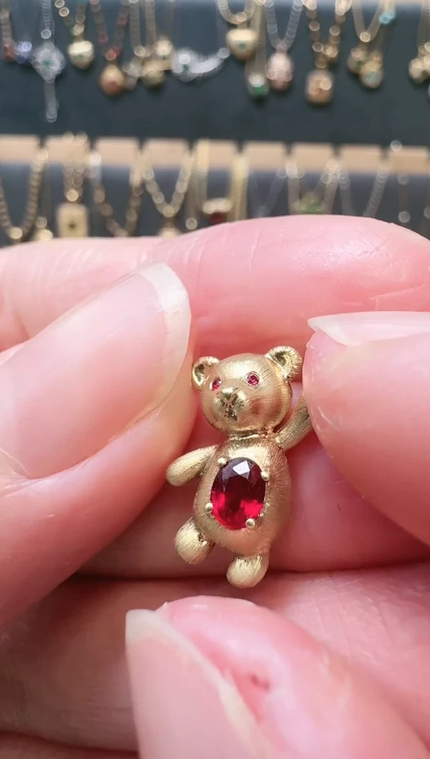 【闪购商品】红宝石吊坠(不含链)18K金镶嵌18K金红宝石小熊吊坠