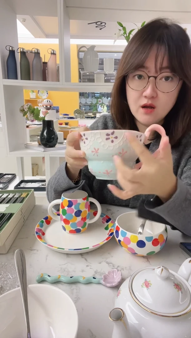 蓝色 粉色蕾丝纹理 早餐杯+勺