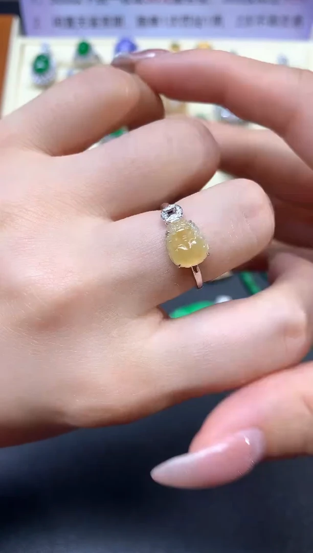 【闪购商品】翡翠戒指18K金镶嵌戒指|2000+200
