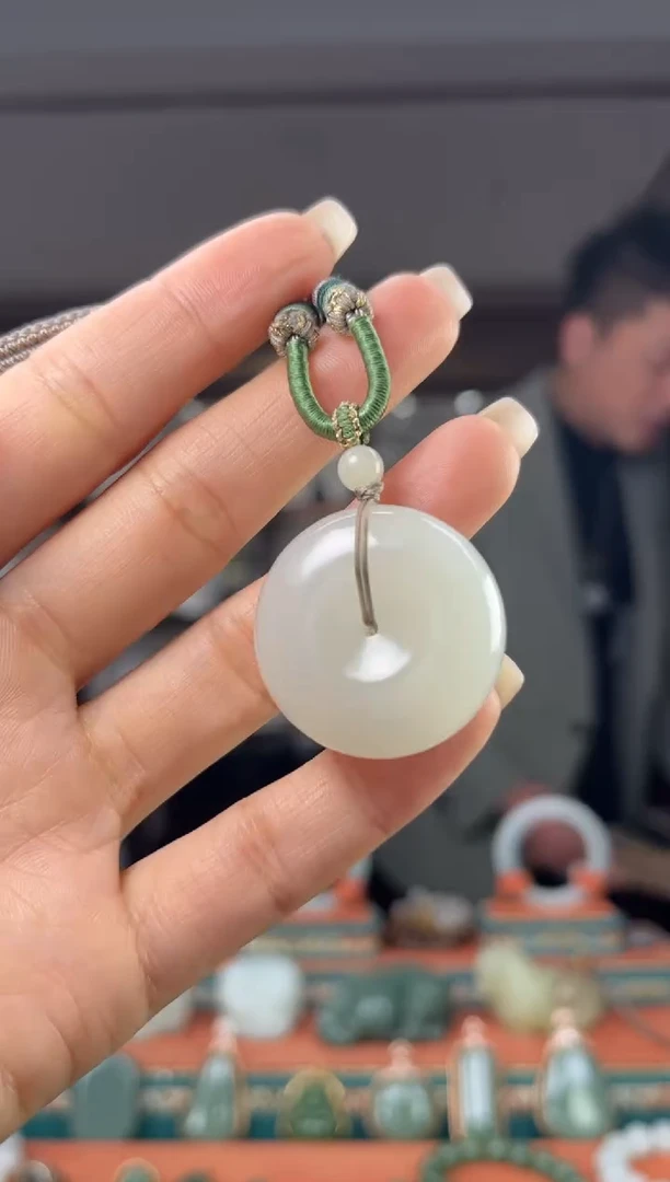 颈饰未镶嵌和田玉佩佩30mm左右