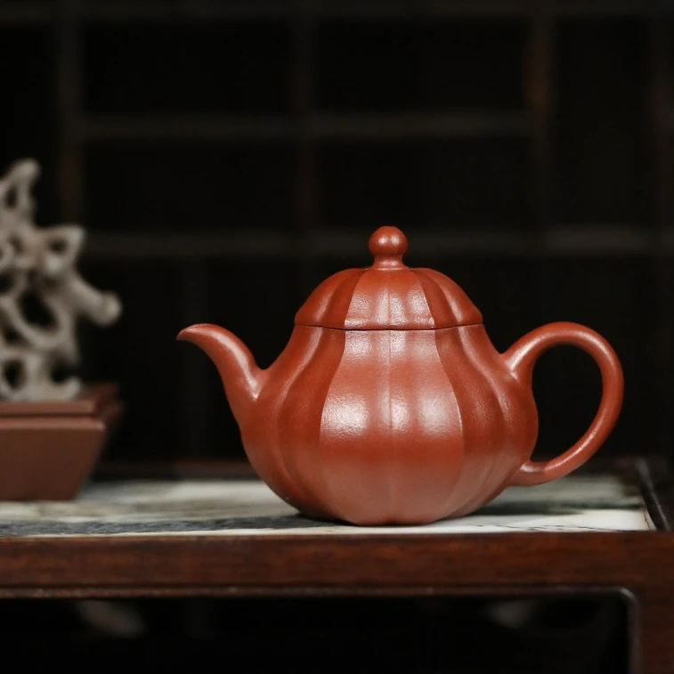 观一茶堂 |九瀚·手制大红袍黑骨烧水仙梨式105ml独孔紫砂壶筋纹器