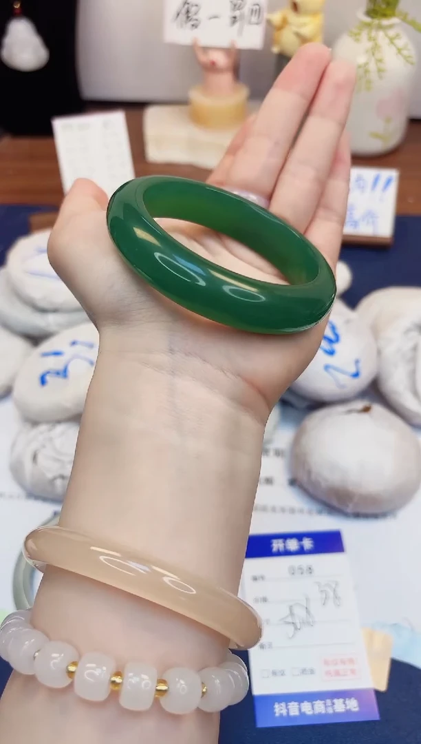 【闪购商品】石英质玉手镯未镶嵌58-东陵玉-圈口56