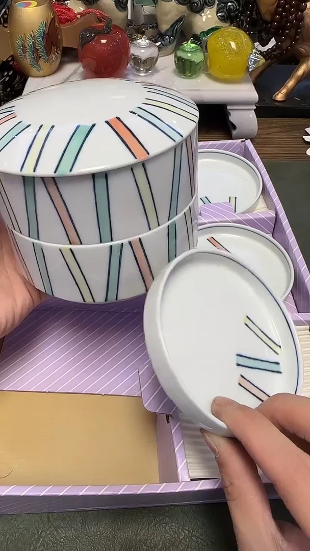 987带款瓷盖盒加5小碟