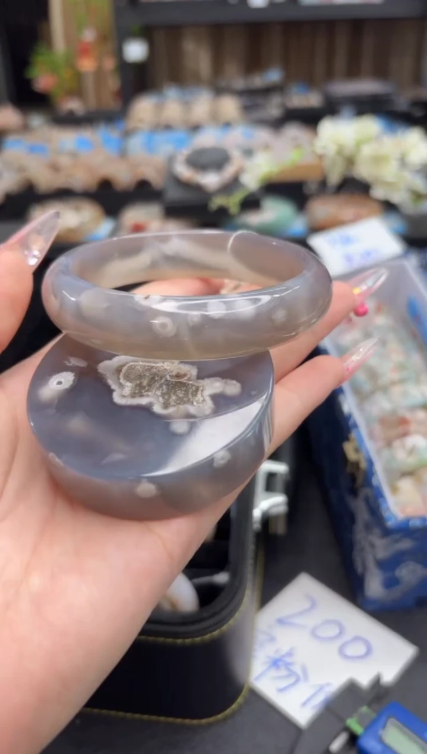 未镶嵌手镯石英质玉52(64圈赠送镯心)