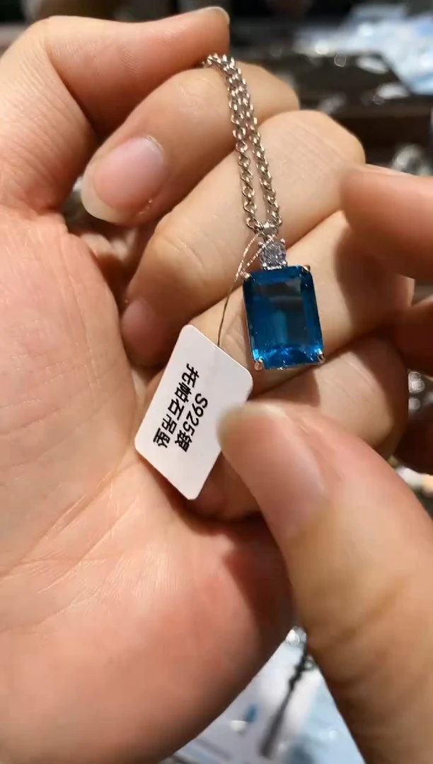 【闪购商品】托帕石颈饰银S925镶嵌吊坠