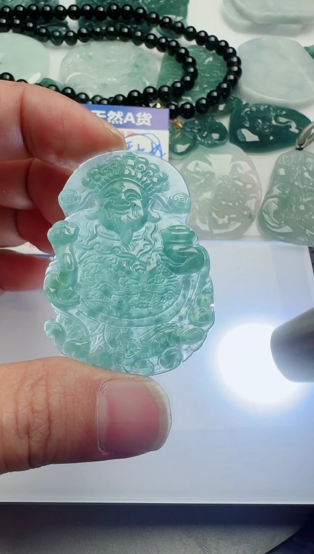 【闪购商品】翡翠吊坠(不含链)未镶嵌多样性随机发其一