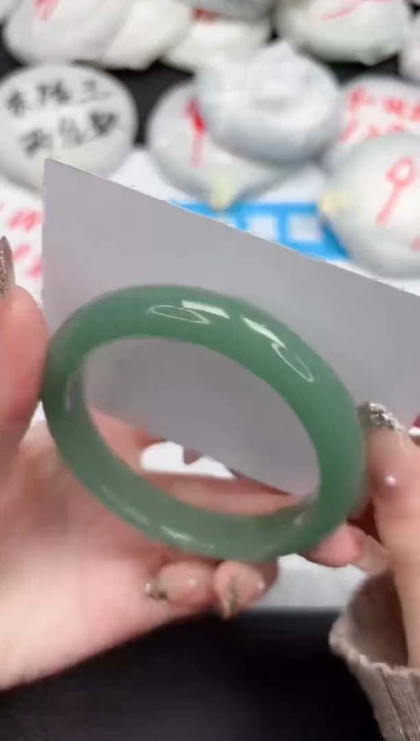 【闪购商品】石英质玉手镯未镶嵌290-58.5