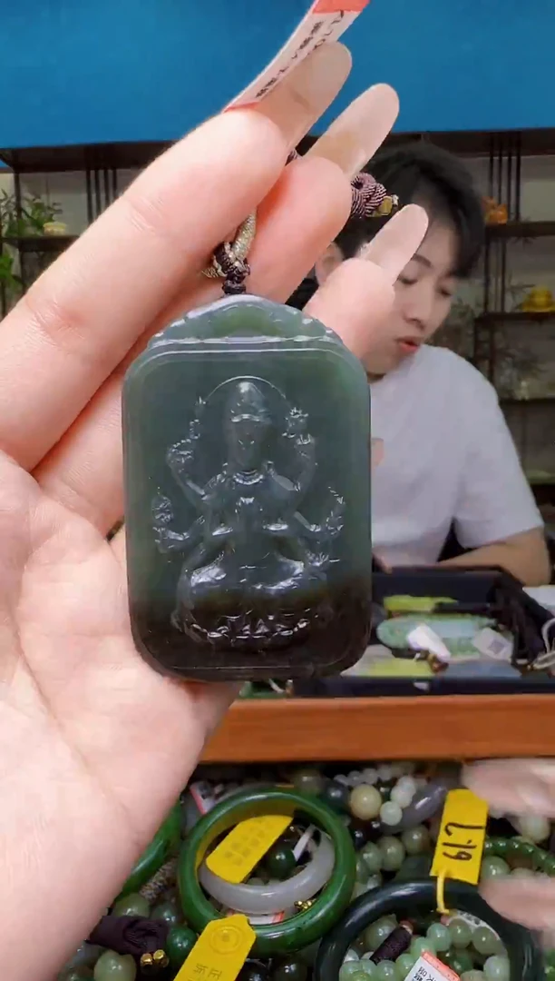 颈饰未镶嵌和田玉1