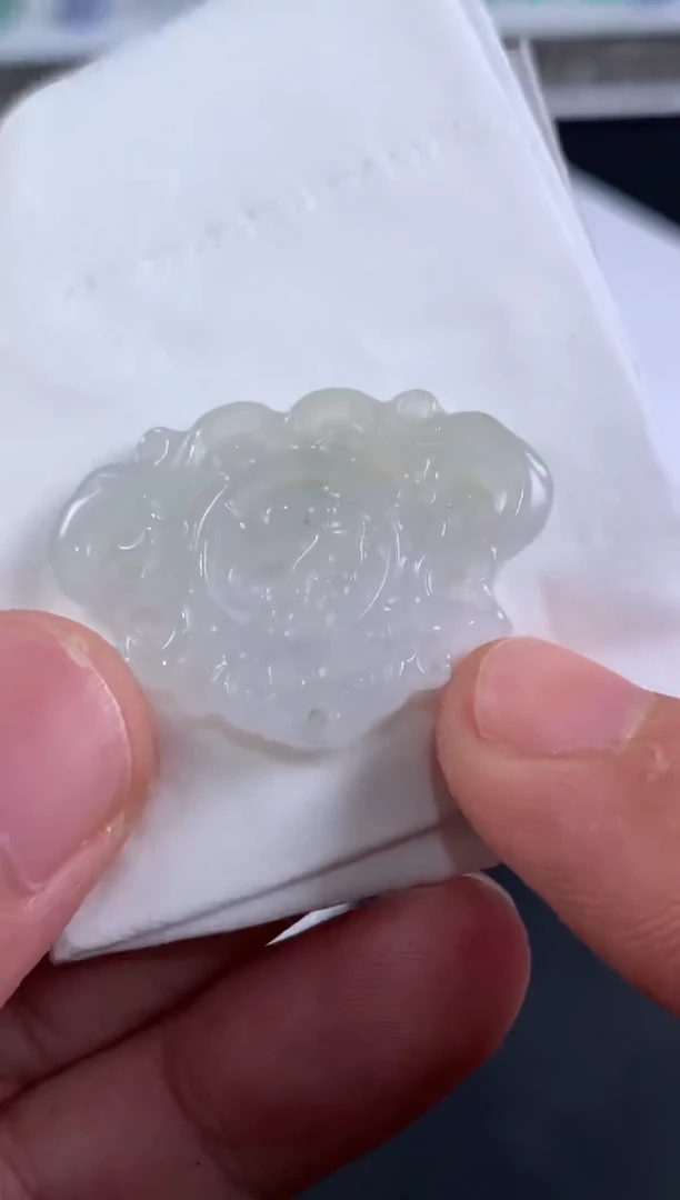 颈饰未镶嵌翡翠已*置翡翠