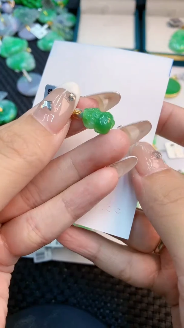 翡翠18K金镶嵌吊坠(不含链)1