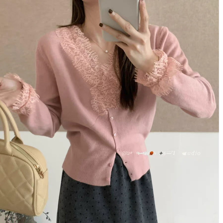 0567拼蕾丝时尚设计女针织上衣气质长袖网红百搭红色ins秋冬
