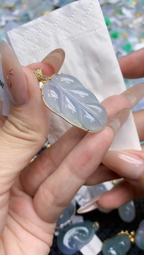 翡翠18K金镶嵌颈饰246   天然翡翠A货