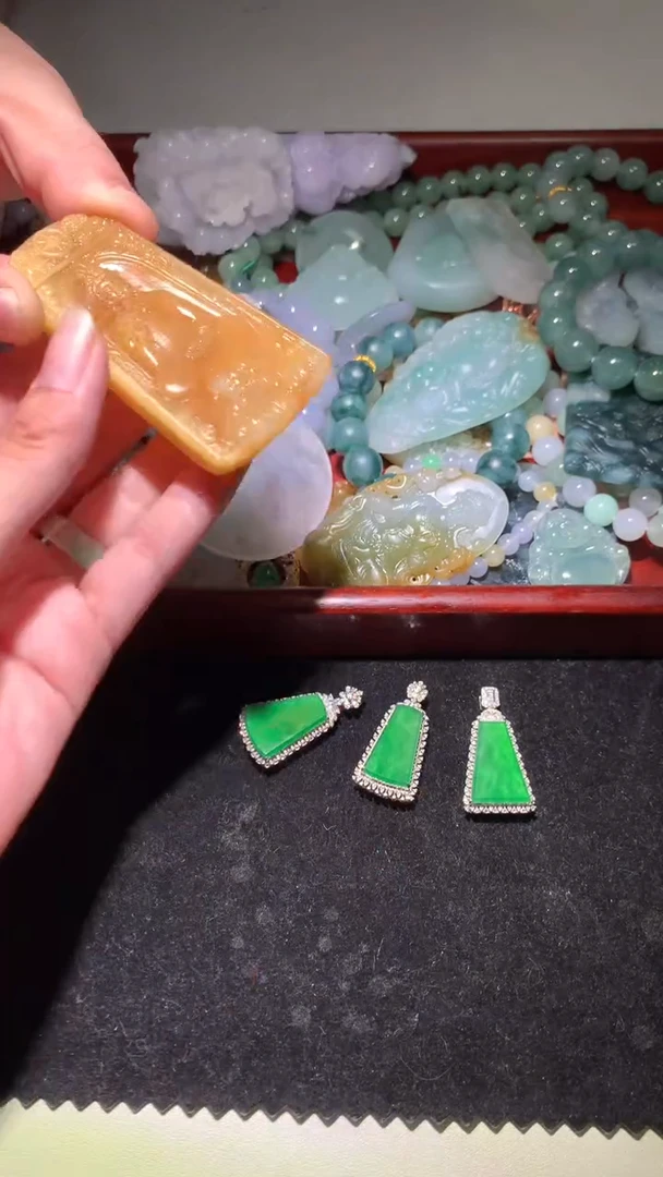 定制翡翠未镶嵌淡****~毛货-不退不换-多样性发一