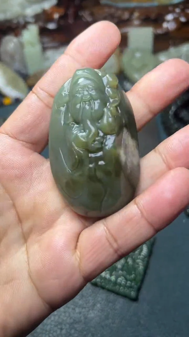 未镶嵌和田玉把件-