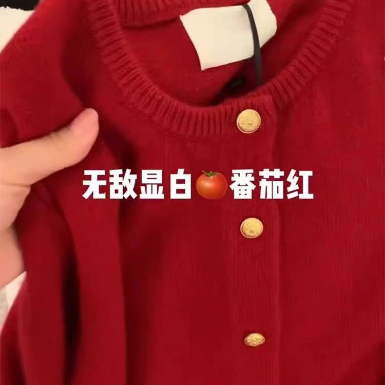 欧洲站红色圆领小金扣针织开衫女秋冬时尚洋气爆款本命年毛衣外套