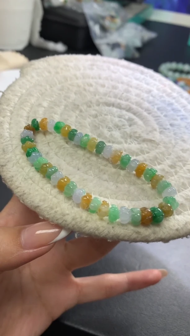 未镶嵌定制翡翠毛货 卡6.4  42颗