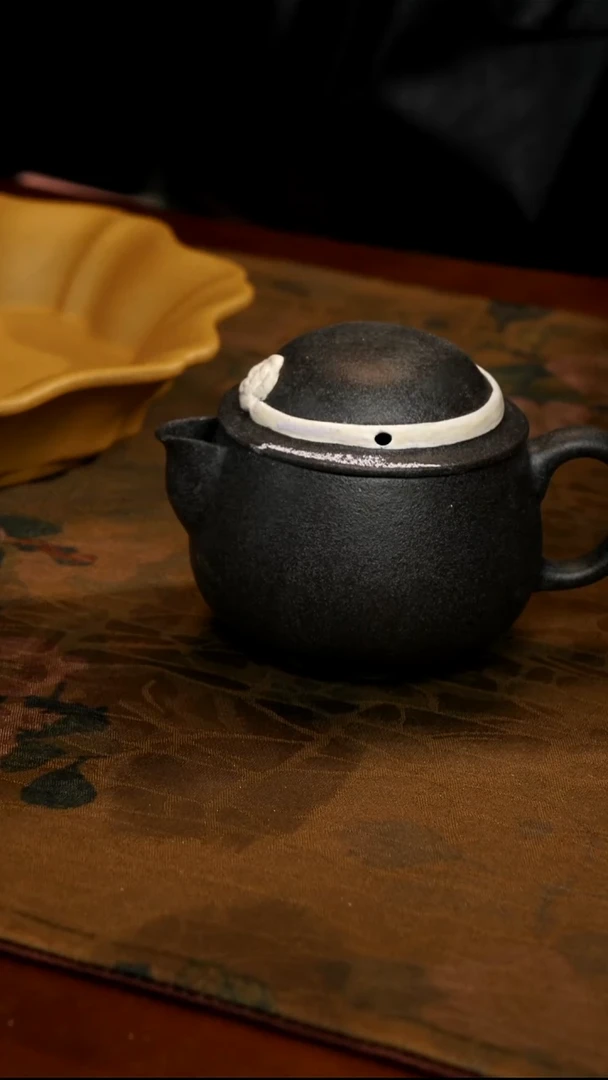 茶壶紫砂礼帽壶微瑕
