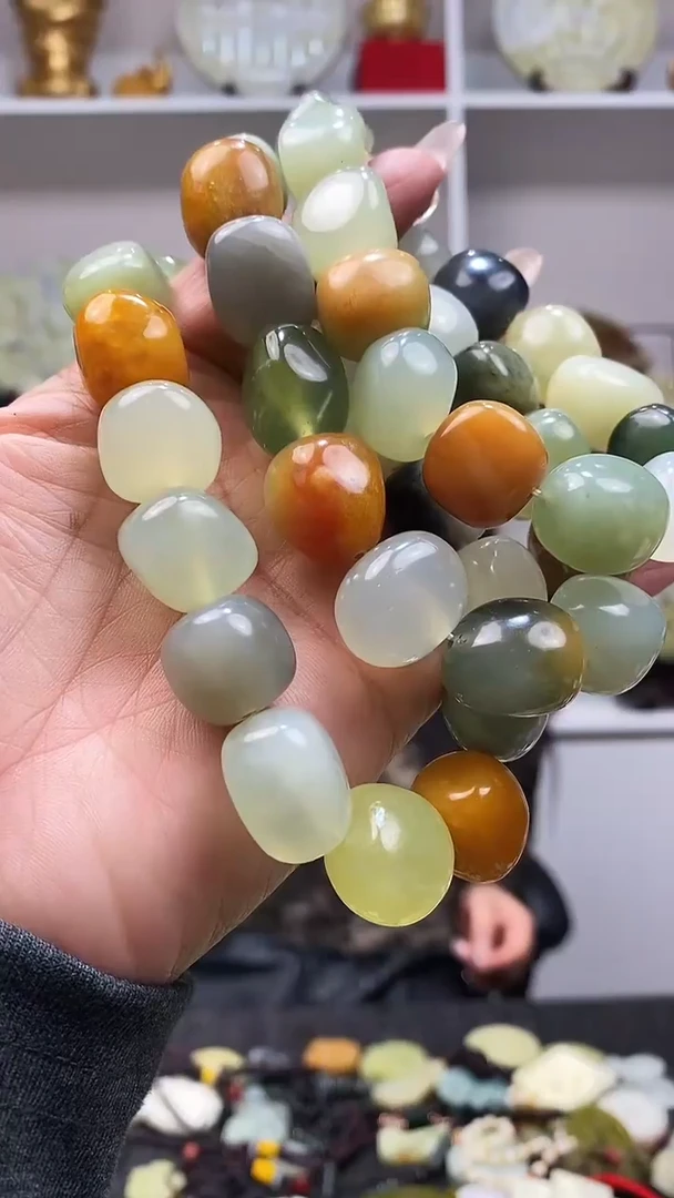 未镶嵌岫玉吊坠 多样性发其中之一