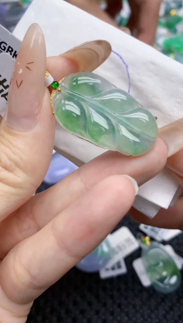 翡翠18K金镶嵌颈饰419   天然翡翠A货